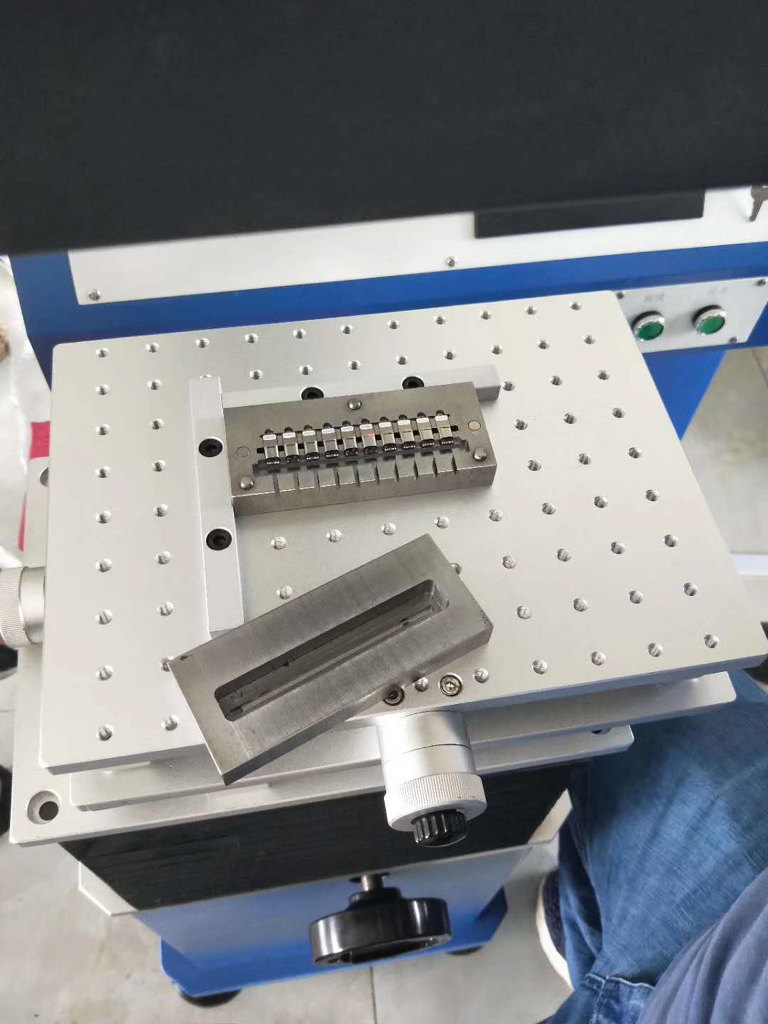 激光焊接機(jī) 激光焊接機(jī)